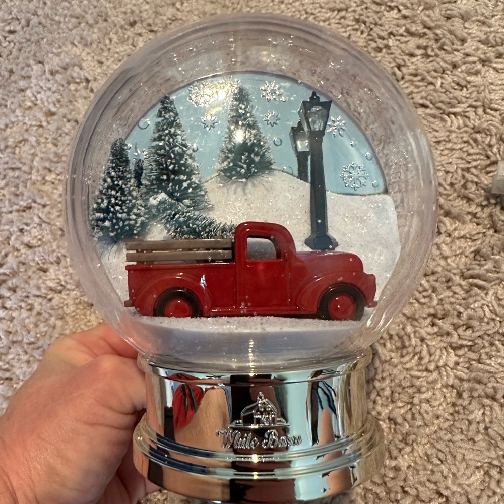 B&BW 2022 Red Truck Globe Wallflower plug - Picture 6 of 7